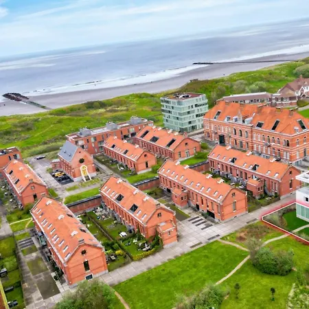 Aime Aan Zee Beachhouse 5p - Private Garden & 2 Free Parkingspots 别墅 *
